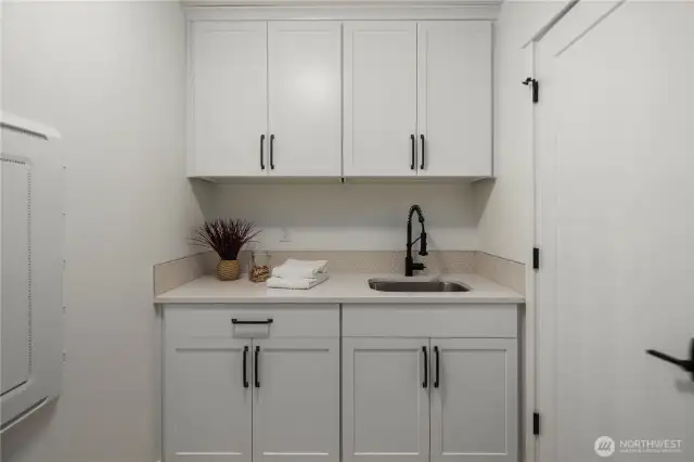 Staged photos are of the model home of the same floorplan within the Foxmoore community and are for visualization purposes only. Colors, finishes, and layout can and will vary.