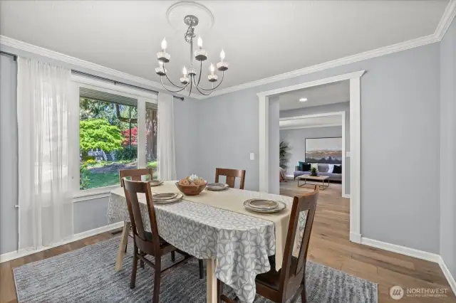 Formal dining room - has a breezeway connecting to the kitchen.