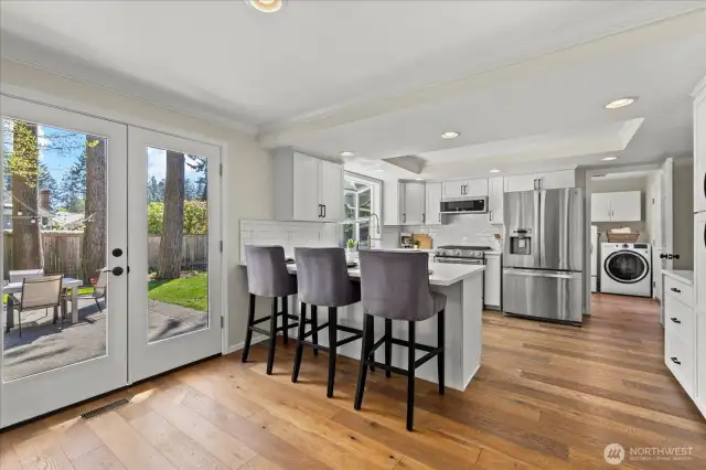 Newly renovated kitchen - quartz counters, appliances, soft-close cabinets & hardware!