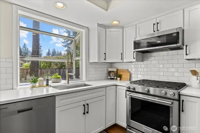 Bay window - with amazing patio & yard views!