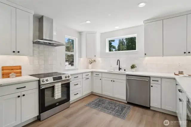 Photos of staged unit, 20313A