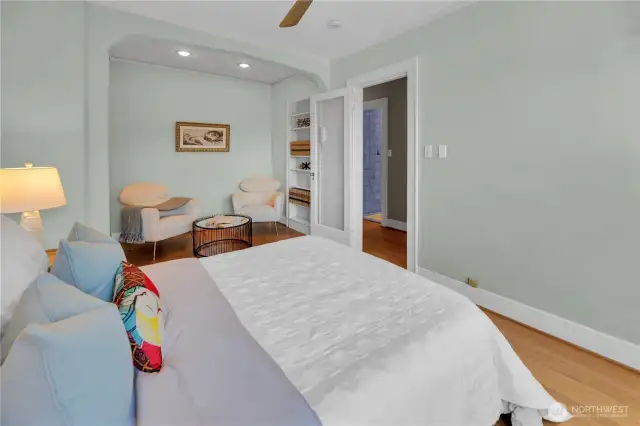 Bedroom w/flex space