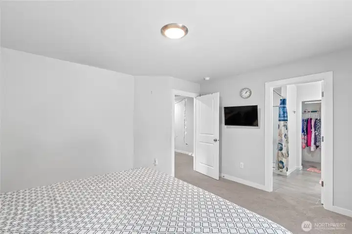 masterbedroom entry