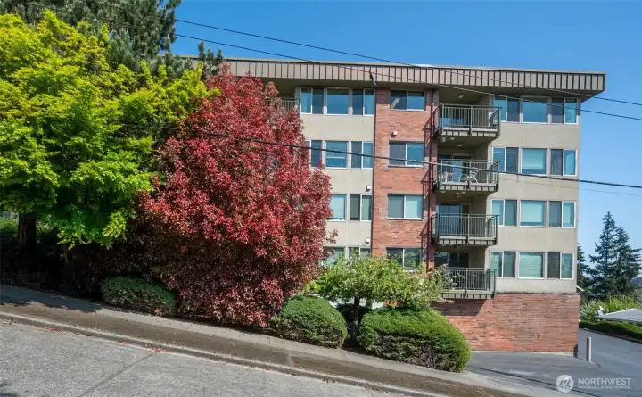 Bertona House Condominium