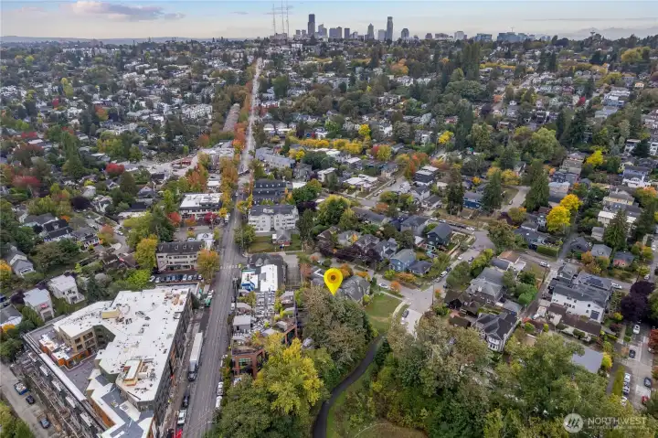 And a 10-minute drive to downtown Seattle and the I5