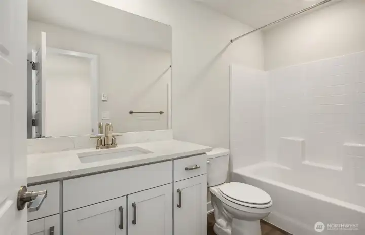 En-suite bathroom for upstairs bedroom