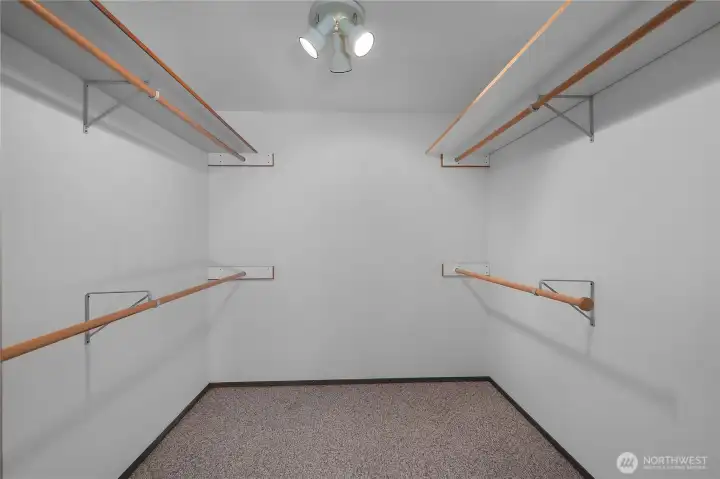 Bonus room walk-in closet