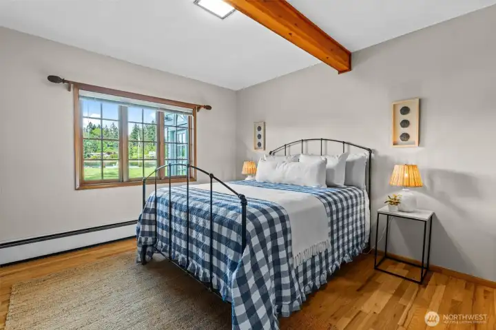 2nd bedroom