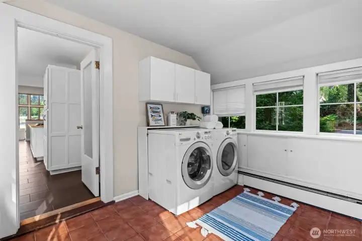 Laundry mud room off garage