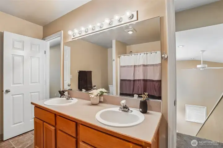 Jack & Jill Bathroom Jack & Jill Bathroom