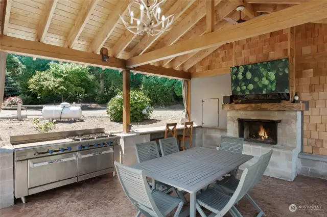 Outdoor Kitchen