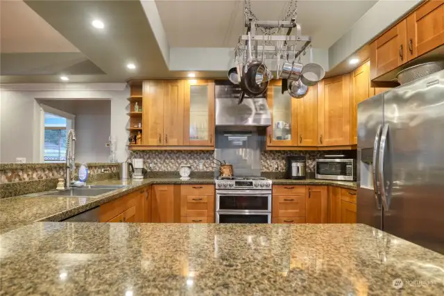 Beautiful quartz countertops.