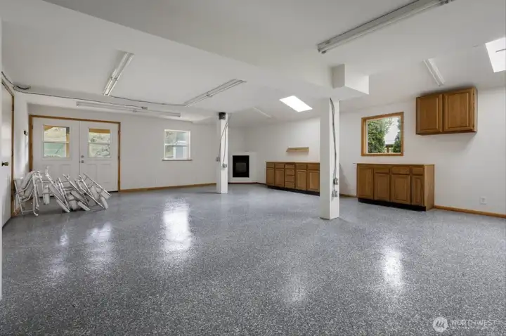 Shop space / Flex area