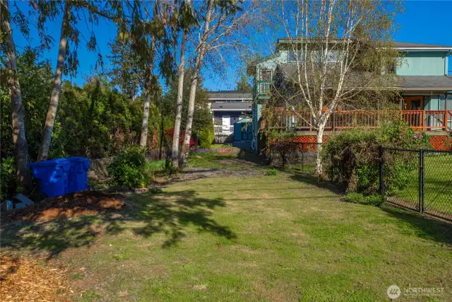 The N side yard offers abundant parking for your RV, boat and guest parking.