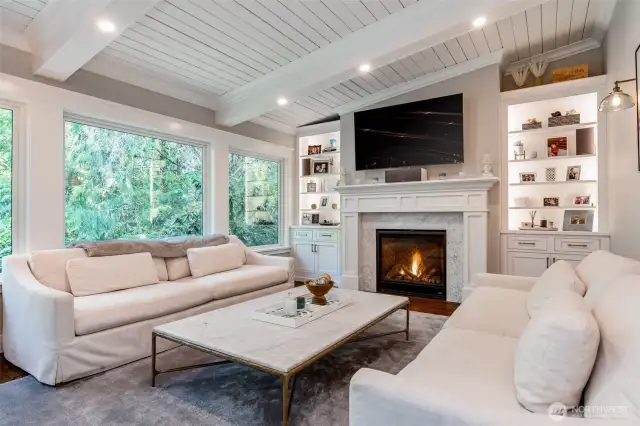 Every room enjoys a seamless connection to our wonderful PNW beauty.