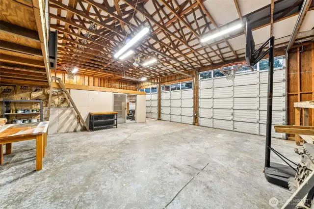 Garage & workspace