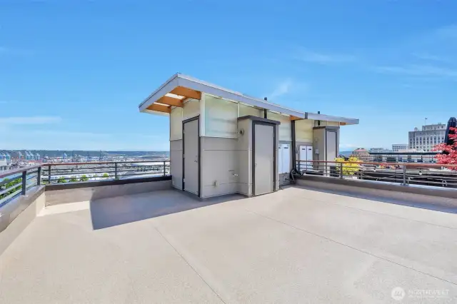 Roof tower and individual rooftop deck with Bronze Dec Tec membrane, cedar accent metal rails and natural gas stub available for BBQ. Wonderful outdoor space for entertaining.