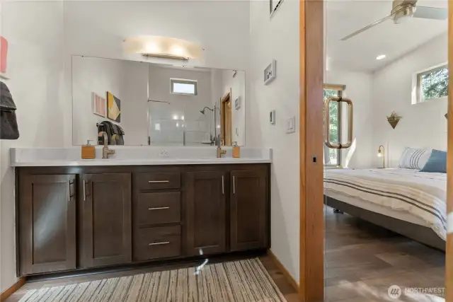 Primary bedroom ensuite with walking shower, double vanity