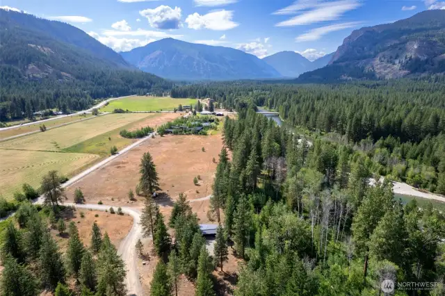 Zoned and approved for nightly rental – Rare investment opportunity in one of Mazama’s most desirable neighborhoods.