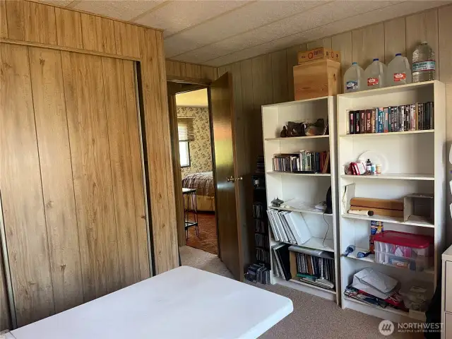 2nd bedroom