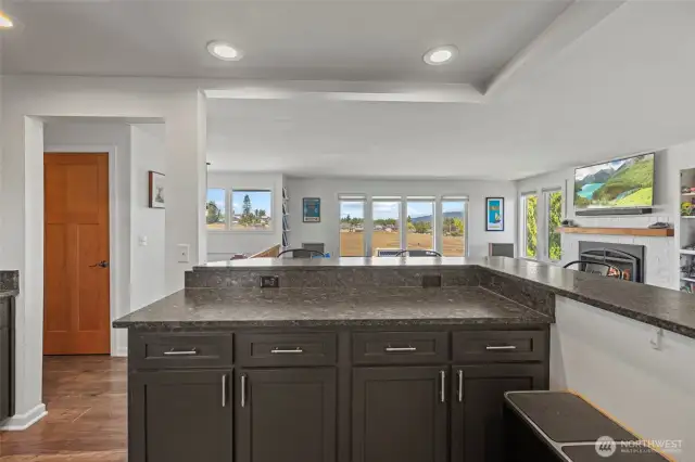 Granite counters and eating bar