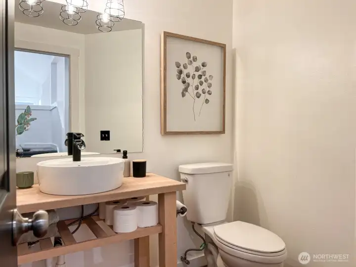 Main Floor 1/2 Bath