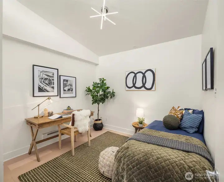 Second bedroom with high ceilings for guests, media, office