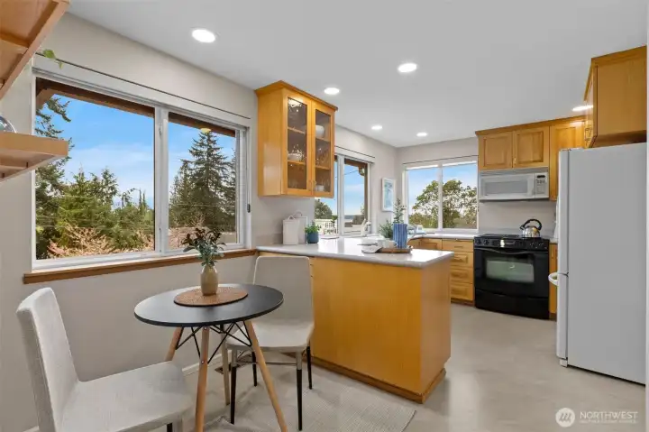 Abundant natural light in the kitchen, with great windows and a southwest exposure.