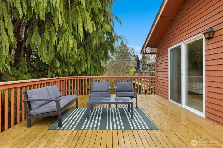 Second sitting area on the deck, adjacent to primary bedroom.