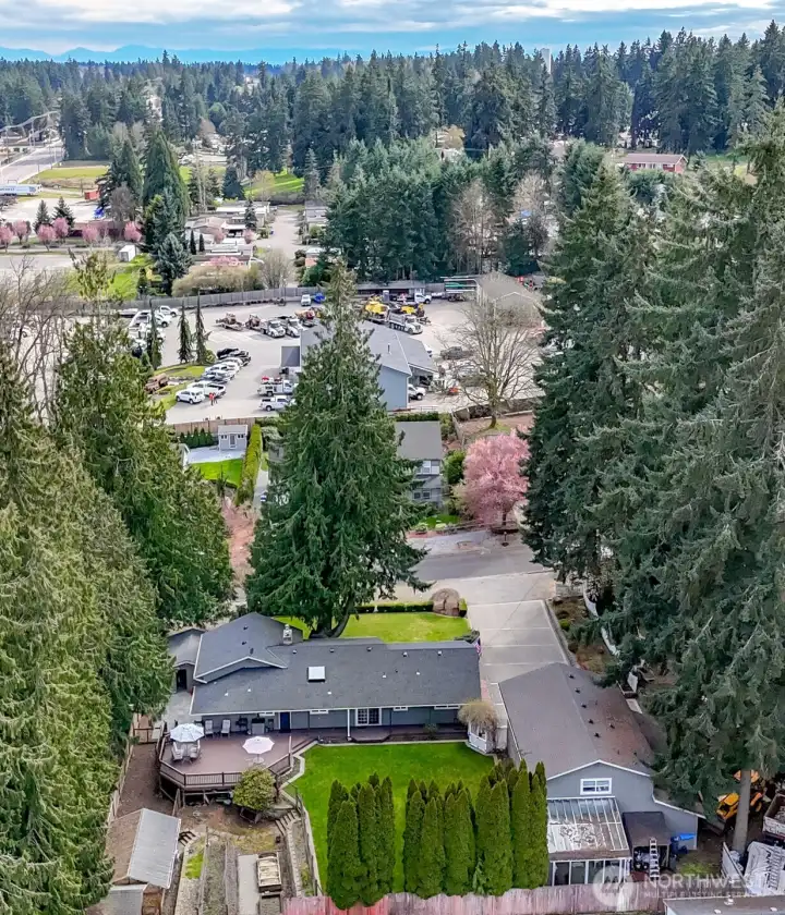 You can have it all with this amazing property!