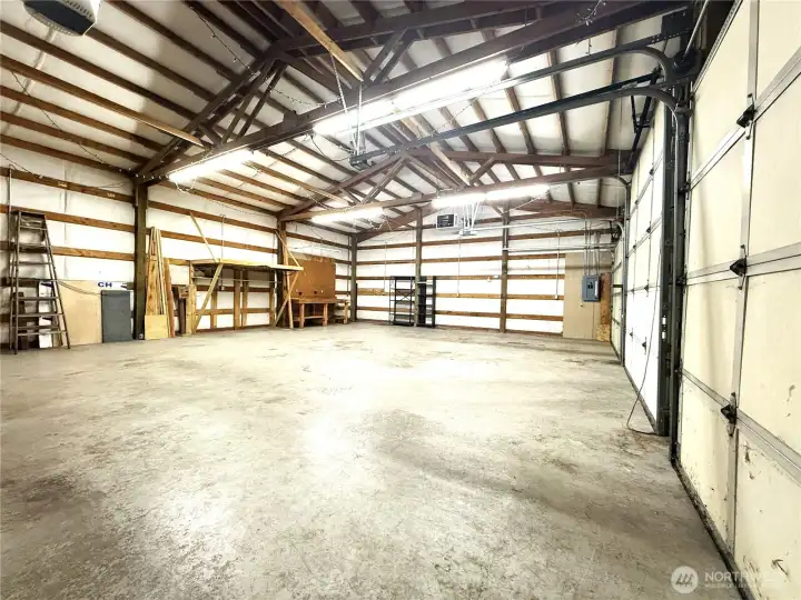 Incredible shop space for all your hobbies.