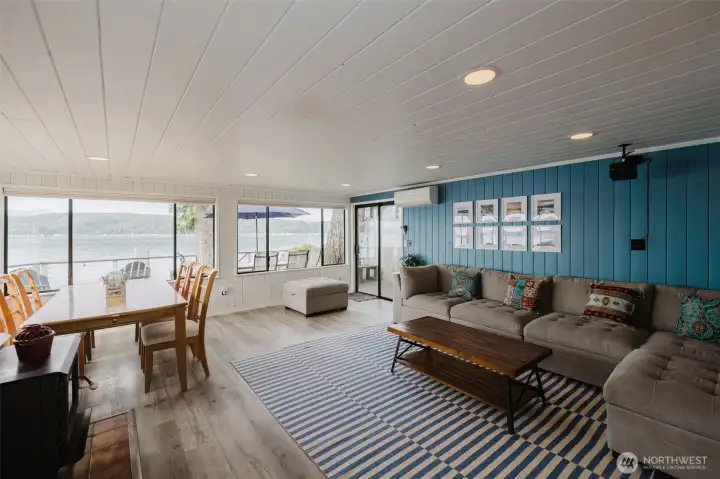 Living/Dining Area