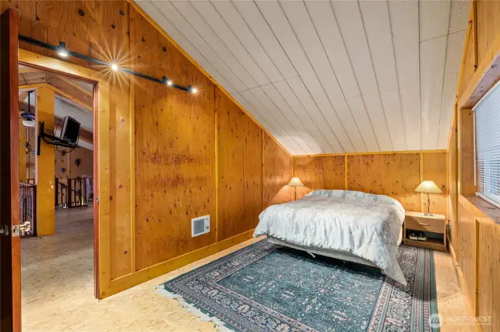 Private room in loft of party barn - guest house Private room in loft of party barn - guest house
