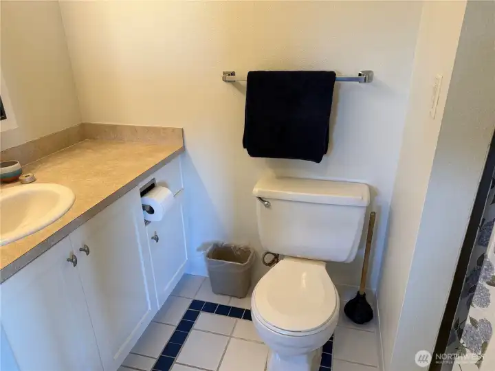 2nd Bathroom