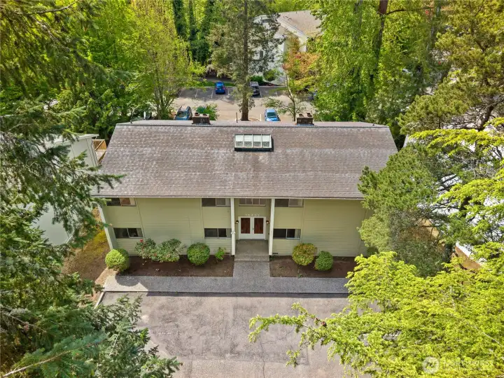 Each of the 4 units have 2 bedrooms and 1 bathroom and are approximately 910 sqft each. Each of the 4 units have 2 bedrooms and 1 bathroom and are approximately 910 sqft each.