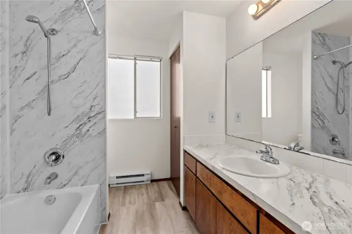 Unit A bath, spotless and in great shape! Unit A bath, spotless and in great shape!