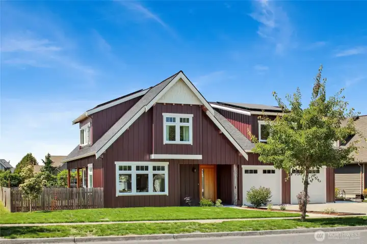 You’ll love this exceptional location! Enjoy easy access to a walking trail and community park, proximity to Lynden Middle School, and the added privacy of having a peaceful park setting instead of neighboring two-story homes behind you.