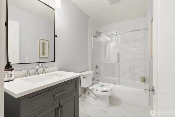 2nd bathroom 2nd bathroom