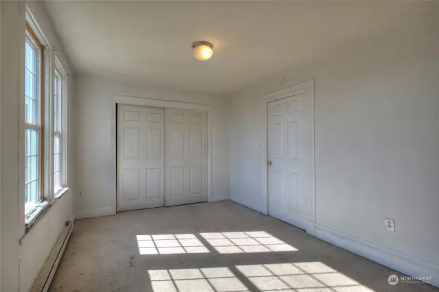 Upstairs bedroom #1, cont