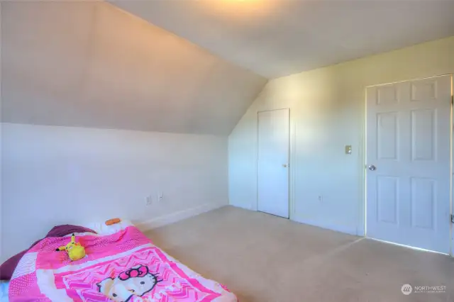 Upstairs Bedroom #3, cont