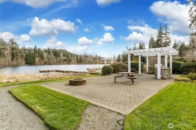 Large private Lake Boren access with bbq's, firepit, and dock for entertaining and enjoyment
