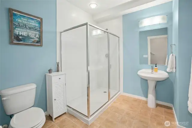 Lower level private bath