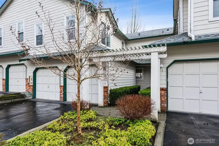 Take advantage of the 2 car garage and parking in the driveway as well.