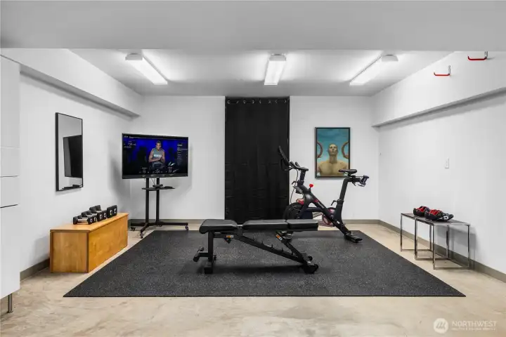 Large Bonus Space in the Garage perfect for a gym or flex space