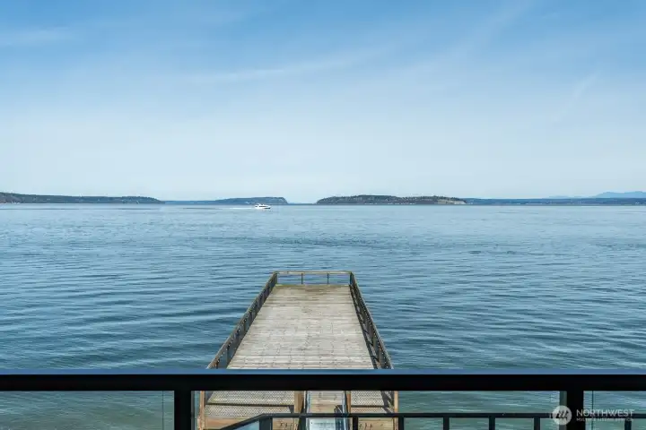 Complex has this wonderful dock over the water.