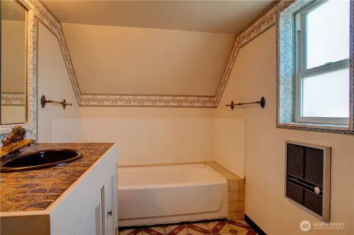 Upsatairs 3/4 bath