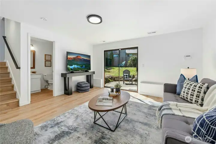 Lower-Level bonus room