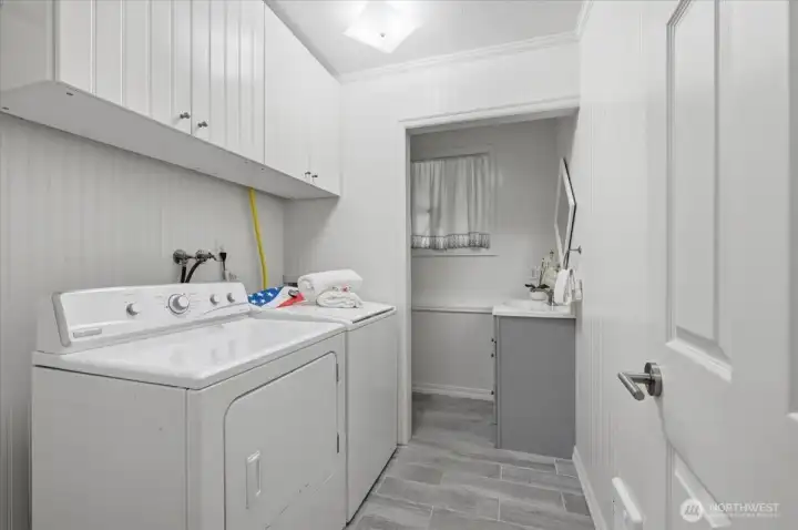 1/2 bath and W/D