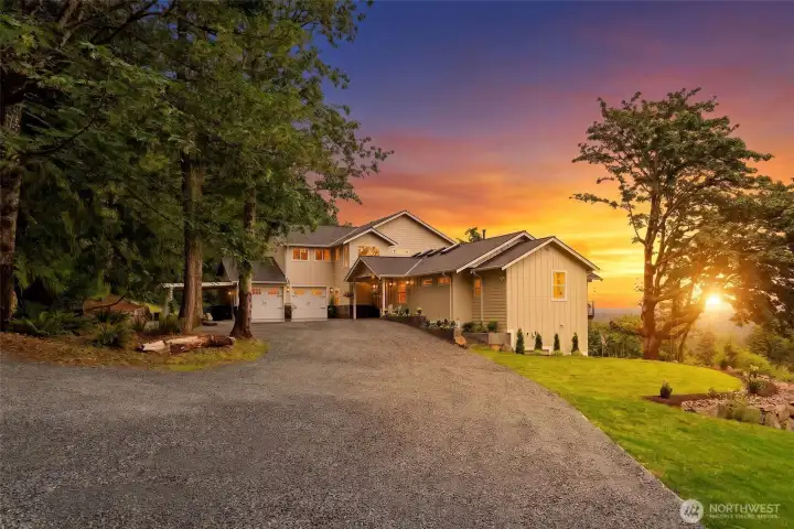 Main house built in 2024 with spectacular SW views to capture the most beautiful NW sunsets.