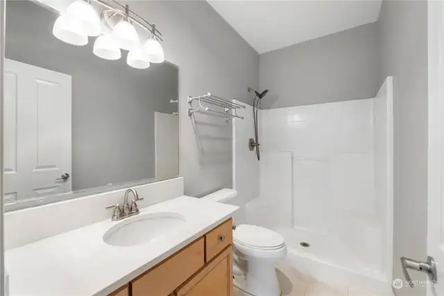 Full Master Bathroom still feels updated and modern.